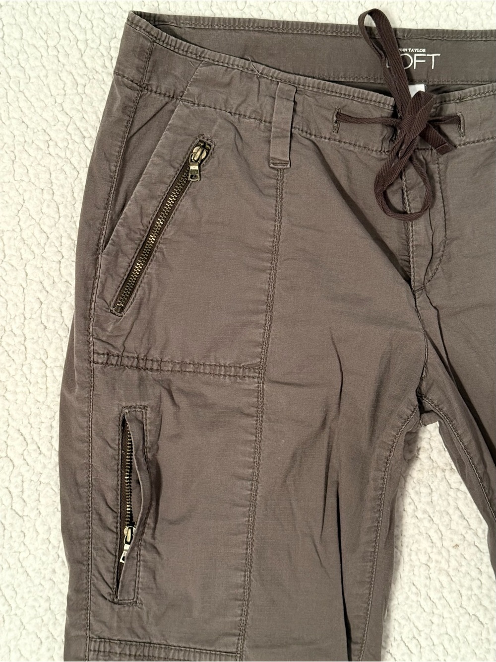 LOFT Cargo Capri pants 6P Brown - Picture 3 of 5